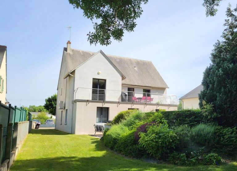 Au bord du loir charmante maison spacieuse